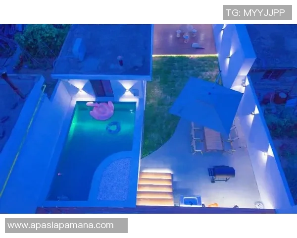 海边别墅与足球的完美结合享受阳光与运动的双重乐趣